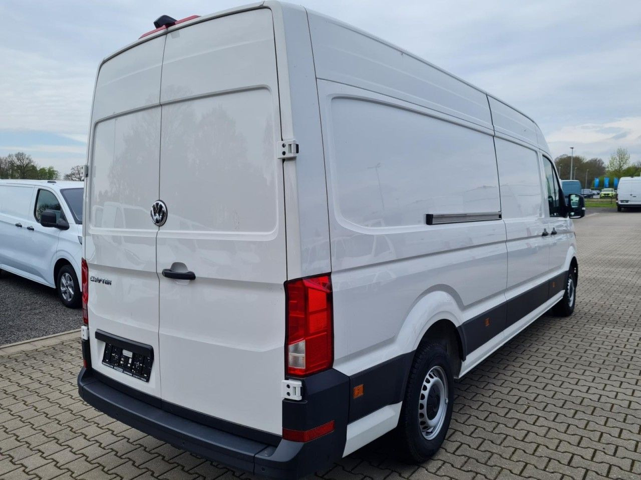 Volkswagen Crafter 35 Kasten lang L4H2 KLIMA NAVI_APP HOLZB - Xe van chở hàng: hình 4 Volkswagen Crafter 35 Kasten lang L4H2 KLIMA NAVI_APP HOLZB - Xe van chở hàng: hình 4