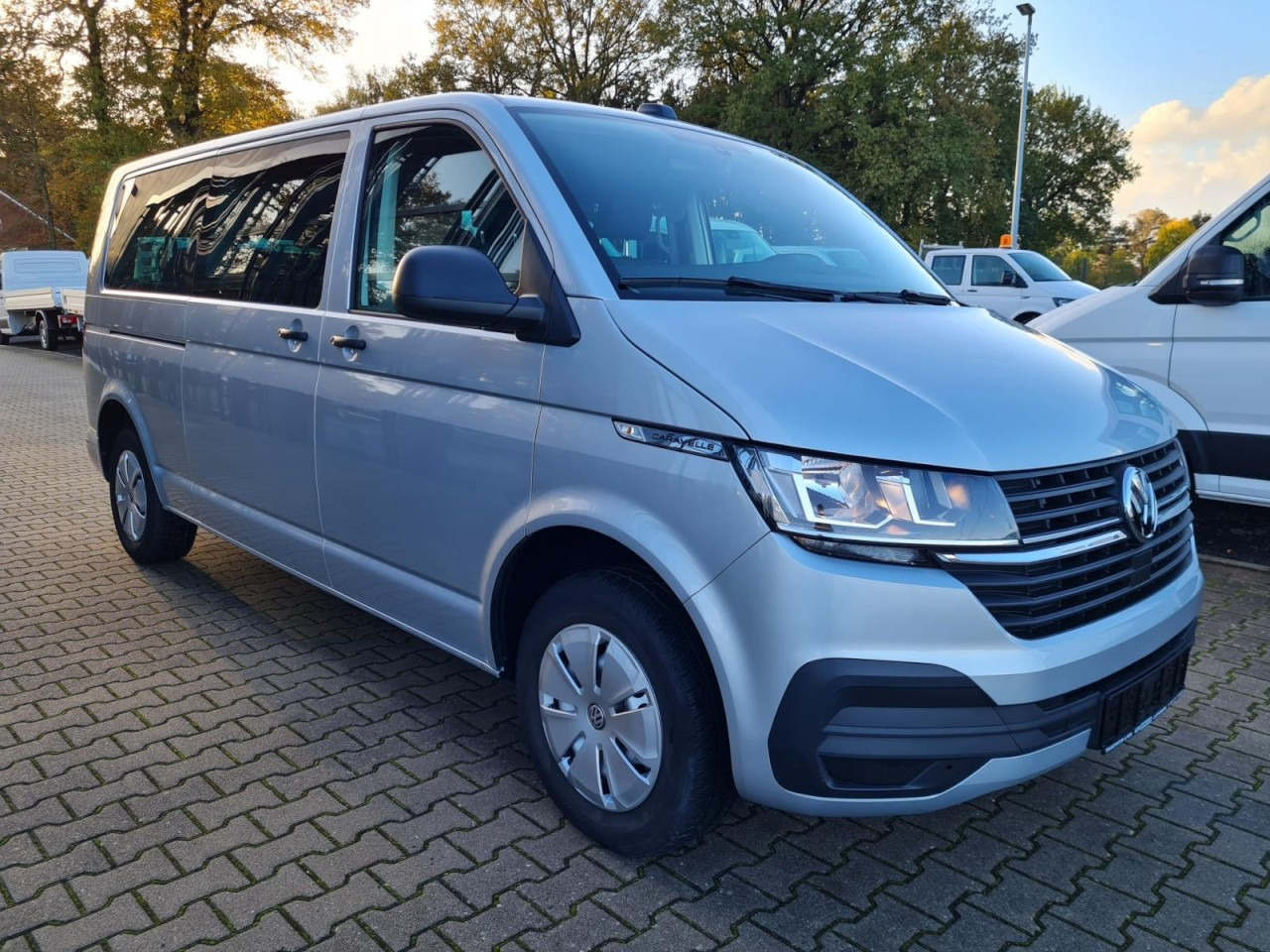 Volkswagen T6.1 Caravelle TDI lang 9 Sitzer 2 Schiebetüren Trendl. - Xe bus mini, Xe van chở khách: hình 3 Volkswagen T6.1 Caravelle TDI lang 9 Sitzer 2 Schiebetüren Trendl. - Xe bus mini, Xe van chở khách: hình 3