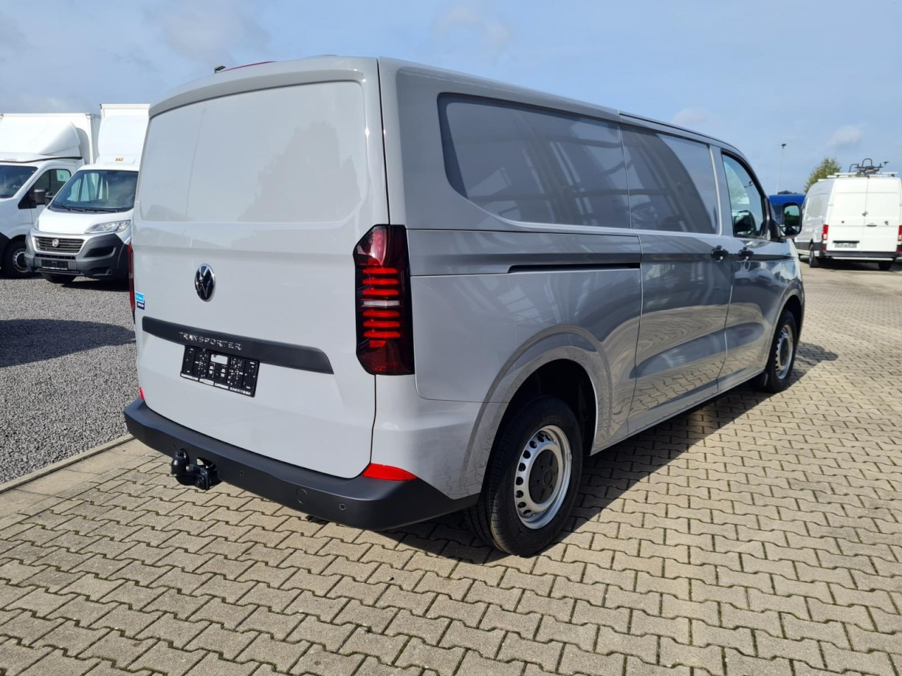 Volkswagen T7 Transporter Kasten TDi AG L2 AHK KLIMA KAMERA LED - Xe van nhỏ gọn: hình 4 Volkswagen T7 Transporter Kasten TDi AG L2 AHK KLIMA KAMERA LED - Xe van nhỏ gọn: hình 4