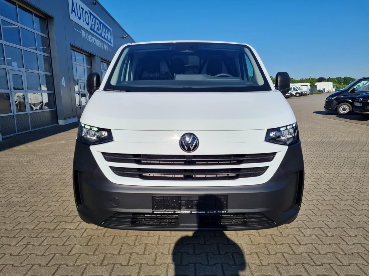 Volkswagen T7 Transporter Kasten TDi L1 Heckklappe KLIMA PDC - Xe van nhỏ gọn: hình 2 Volkswagen T7 Transporter Kasten TDi L1 Heckklappe KLIMA PDC - Xe van nhỏ gọn: hình 2