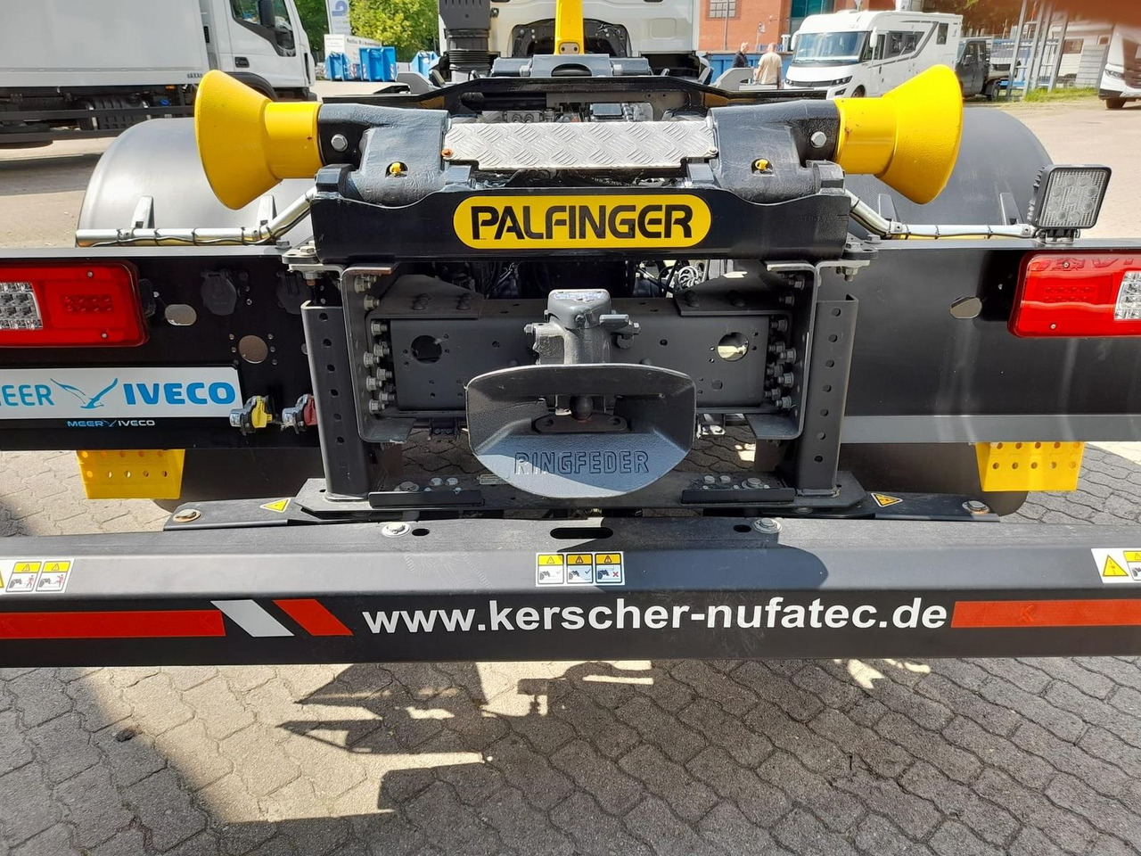 Iveco AD280X46Y/PS ON PALFINGER Lenk Lift - Xe tải nâng móc: hình 5 Iveco AD280X46Y/PS ON PALFINGER Lenk Lift - Xe tải nâng móc: hình 5