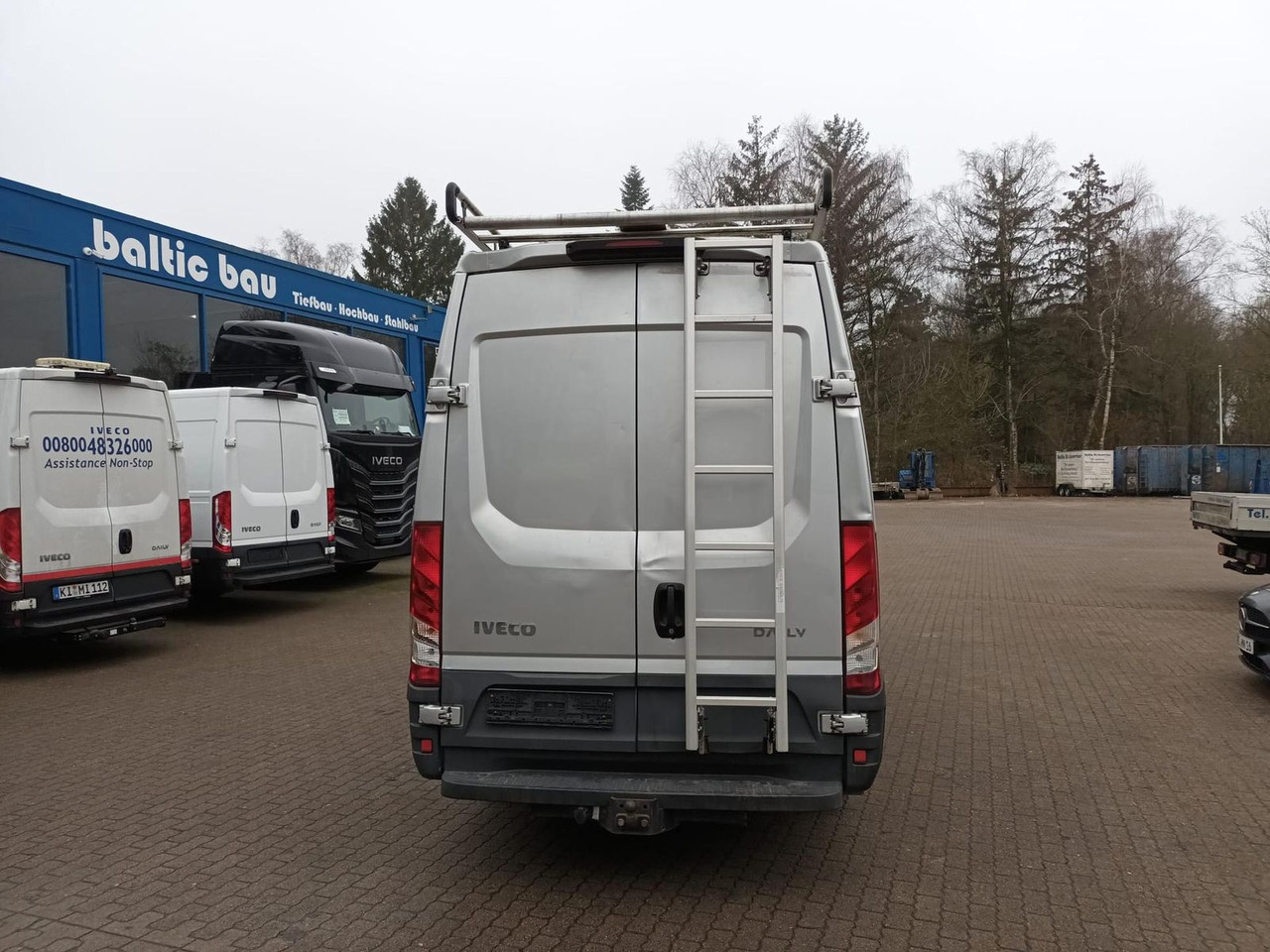 Iveco Daily 35S12V 3520L AHK Dachträger 85 kW (116 ... - Xe van chở hàng: hình 4 Iveco Daily 35S12V 3520L AHK Dachträger 85 kW (116 ... - Xe van chở hàng: hình 4