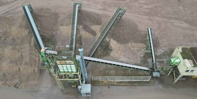 GOLIATH D220 – Mobile jaw crusher / mobiler Backenbrecher - Máy nghiền hàm: hình 1 GOLIATH D220 – Mobile jaw crusher / mobiler Backenbrecher - Máy nghiền hàm: hình 1