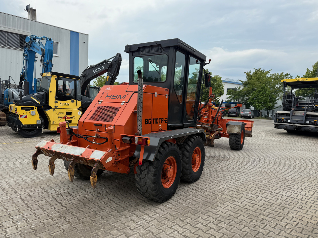 HBM Nobas BG110 TA 2 Grader mit Heckaufreißer GPS - Máy xúc lật bánh lốp kính thiên văn: hình 4 HBM Nobas BG110 TA 2 Grader mit Heckaufreißer GPS - Máy xúc lật bánh lốp kính thiên văn: hình 4