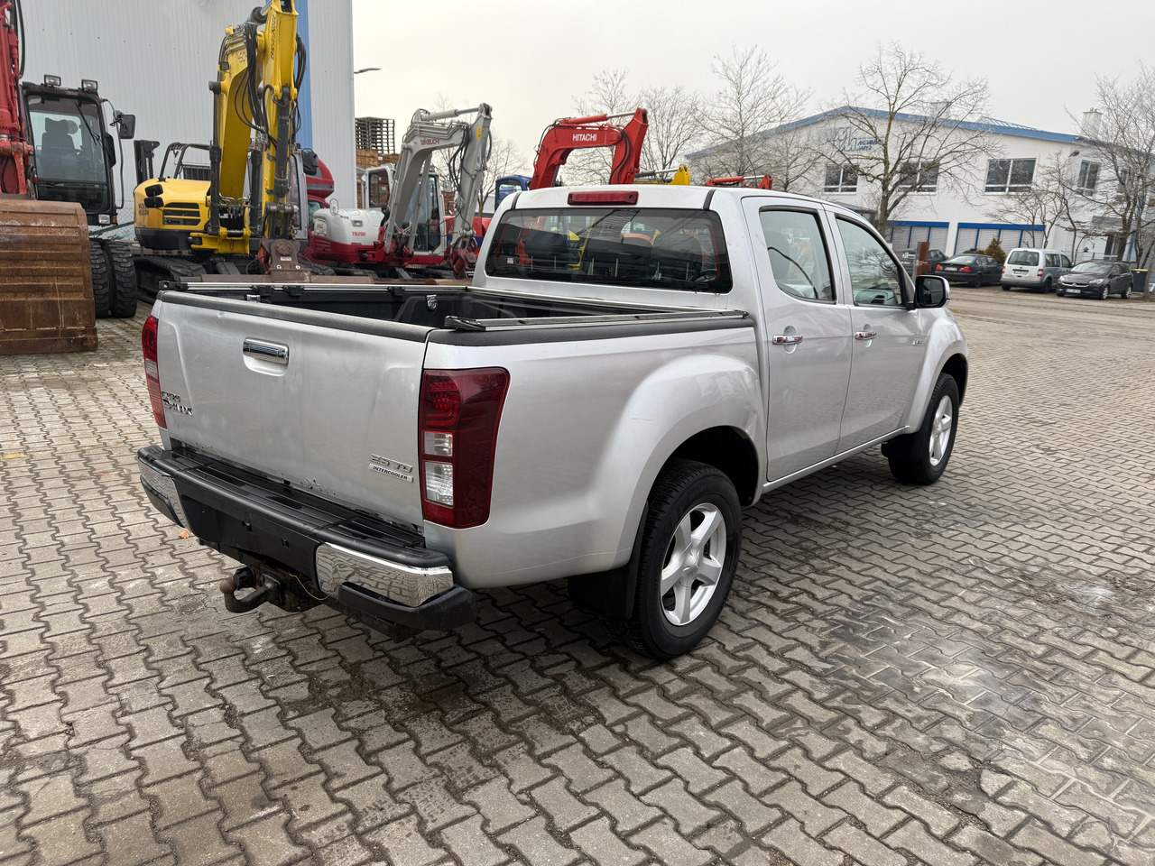 Isuzu DMAX 2,5 Pickup Automatik - Xe bán tải: hình 4 Isuzu DMAX 2,5 Pickup Automatik - Xe bán tải: hình 4