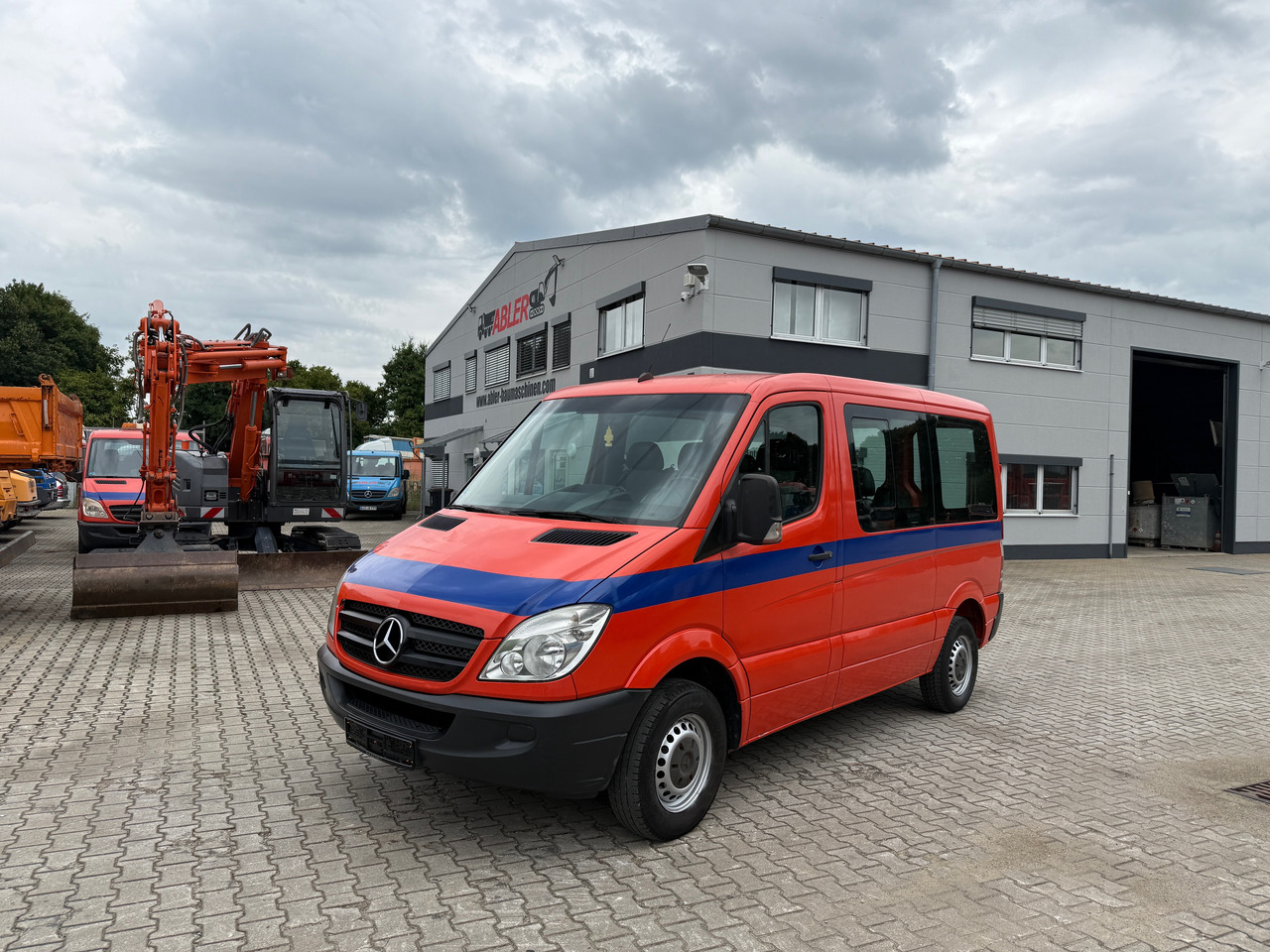 Mercedes-Benz 211 CDI Kombi AHK - Xe hơi: hình 2 Mercedes-Benz 211 CDI Kombi AHK - Xe hơi: hình 2