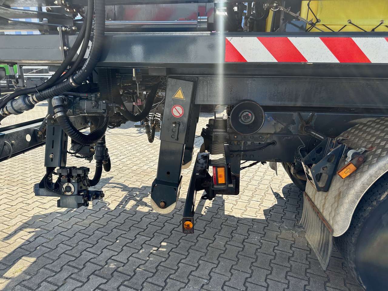 Xe tải nâng móc Scania R580 Abrollkipper V8 Mit Küpper Weisser Enteisungsgerät 45m: hình 12