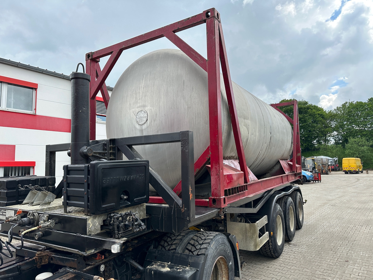 Schmidt CKSA 10/22-20 20 ft Containerkippchassis mit Lebensmitteltank - Sơ mi rơ moóc ben: hình 3 Schmidt CKSA 10/22-20 20 ft Containerkippchassis mit Lebensmitteltank - Sơ mi rơ moóc ben: hình 3