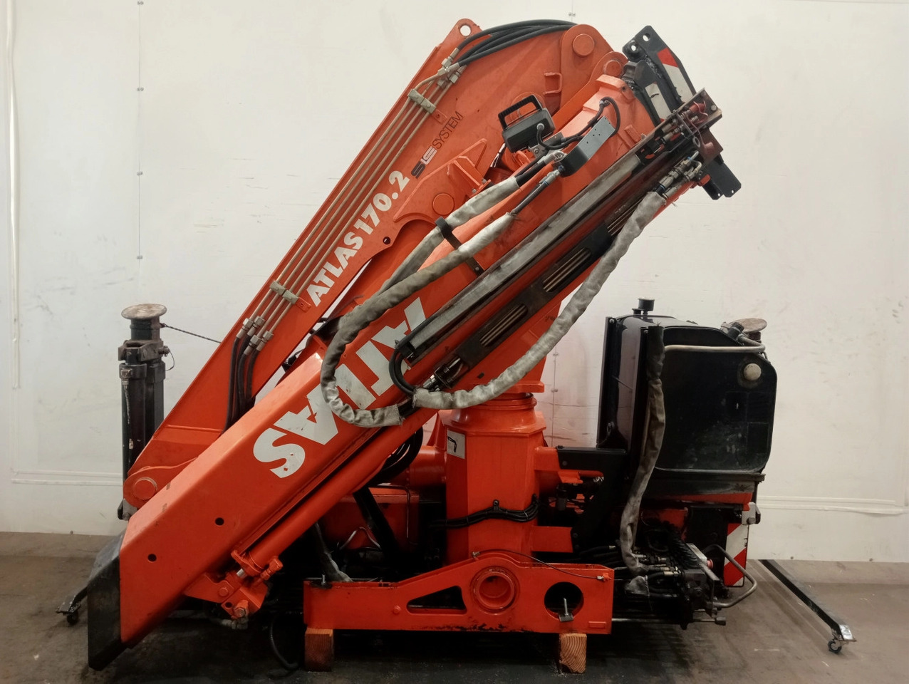 Grúa ATLAS AK170.2 A2 - Cẩu gấp cho Xe tải: hình 4 Grúa ATLAS AK170.2 A2 - Cẩu gấp cho Xe tải: hình 4