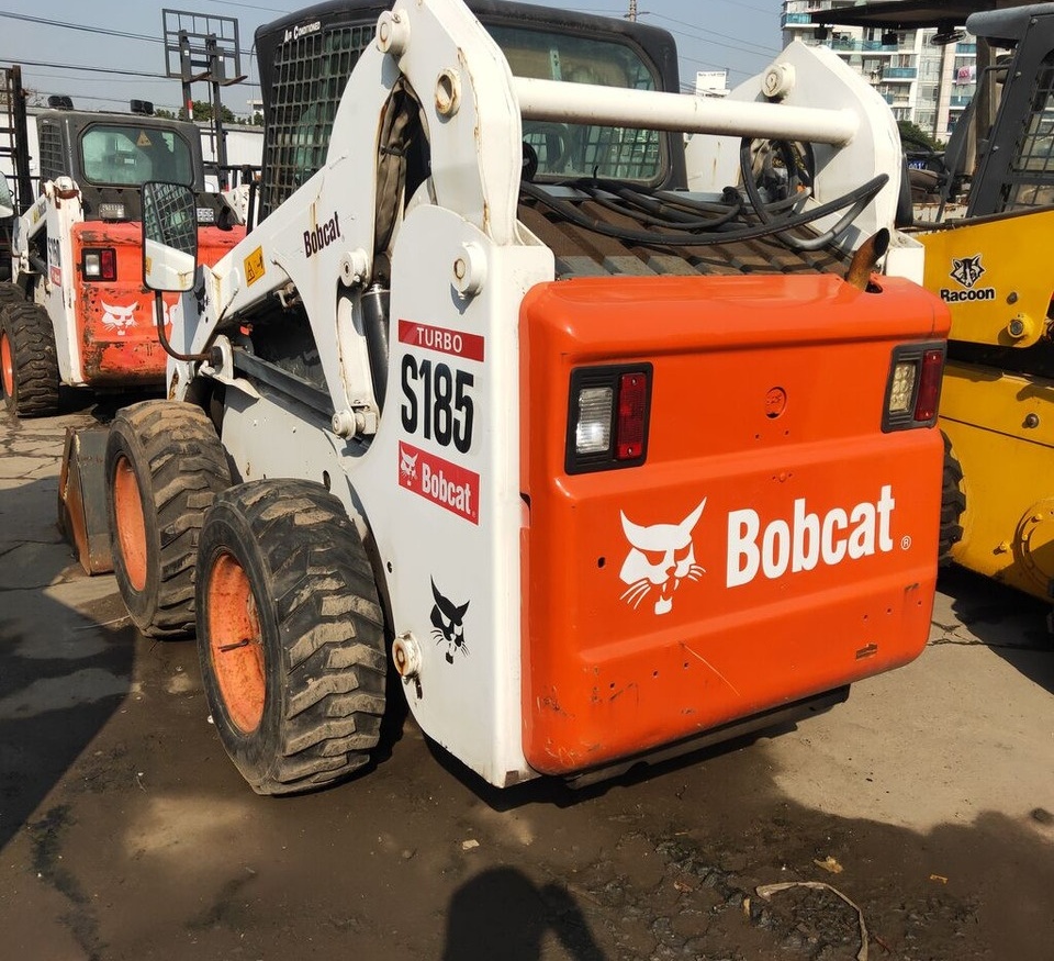 Bobcat S185 - Máy xúc lật đa năng: hình 1 Bobcat S185 - Máy xúc lật đa năng: hình 1