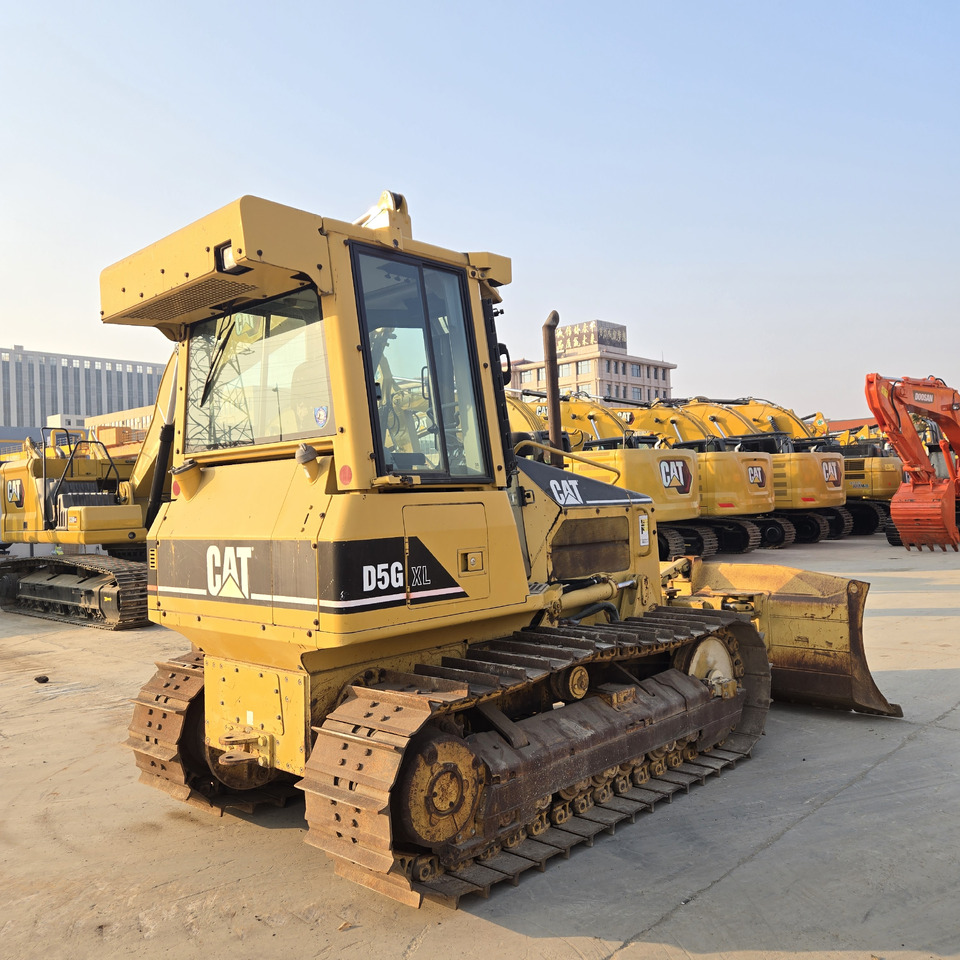 CATERPILLAR D5G - Máy ủi: hình 4 CATERPILLAR D5G - Máy ủi: hình 4