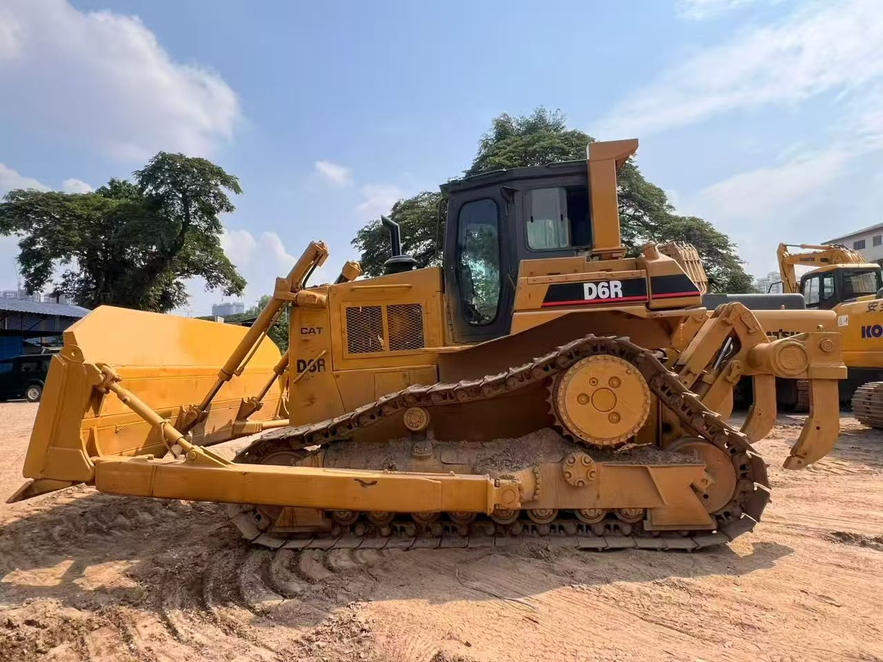 CATERPILLAR D6R - Máy ủi: hình 3 CATERPILLAR D6R - Máy ủi: hình 3