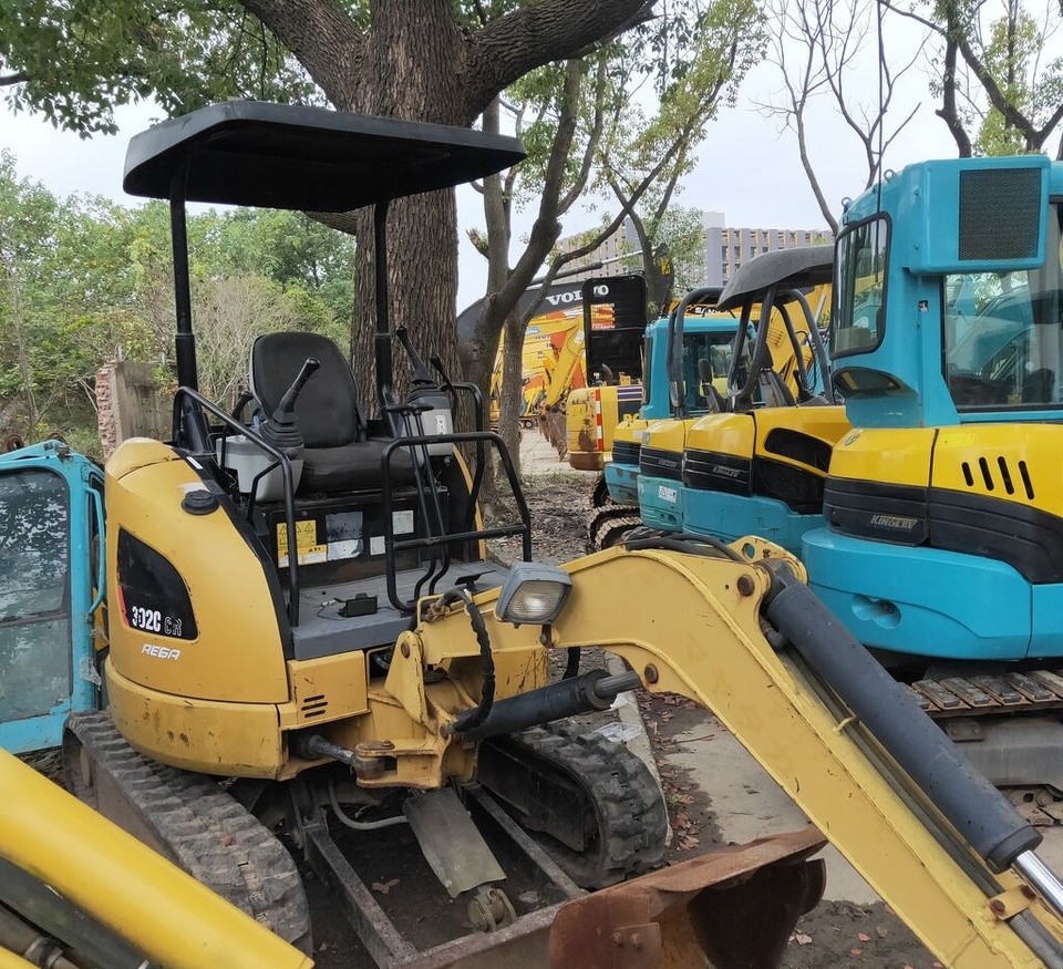 Caterpillar 302C - Máy xúc mini: hình 1 Caterpillar 302C - Máy xúc mini: hình 1