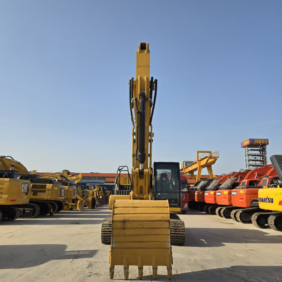Caterpillar 323GC - Máy xúc bánh xích: hình 2 Caterpillar 323GC - Máy xúc bánh xích: hình 2