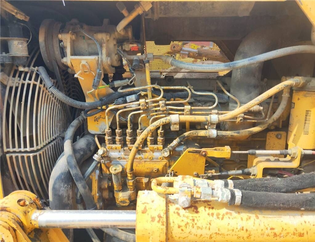Caterpillar D3G - Máy ủi: hình 4 Caterpillar D3G - Máy ủi: hình 4