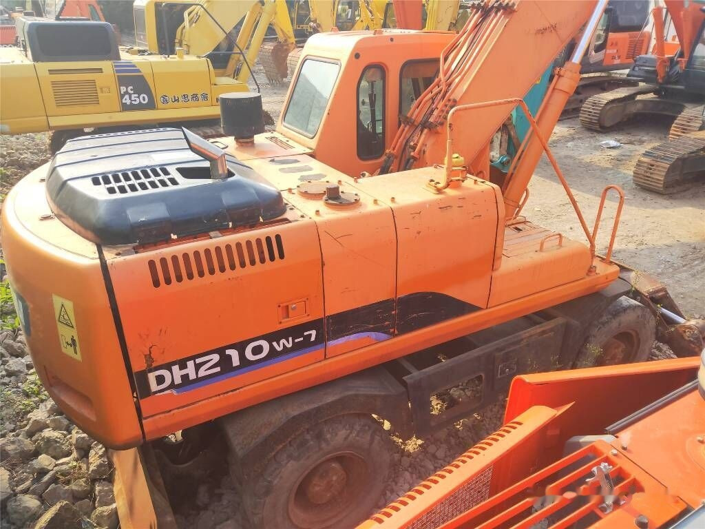 Doosan DH 210 W-7 - Máy xúc bánh lốp: hình 3 Doosan DH 210 W-7 - Máy xúc bánh lốp: hình 3