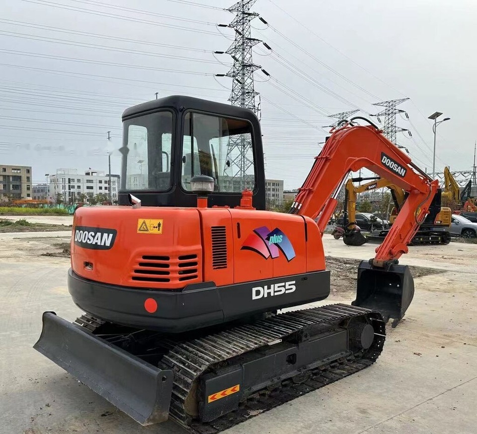 Doosan DH55 - Máy xúc mini: hình 3 Doosan DH55 - Máy xúc mini: hình 3