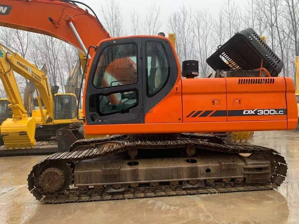 Doosan DX 300 LC - Máy xúc bánh xích: hình 3 Doosan DX 300 LC - Máy xúc bánh xích: hình 3