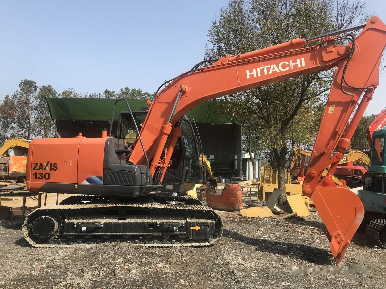 Hitachi ZX130 - Máy xúc bánh xích: hình 4 Hitachi ZX130 - Máy xúc bánh xích: hình 4