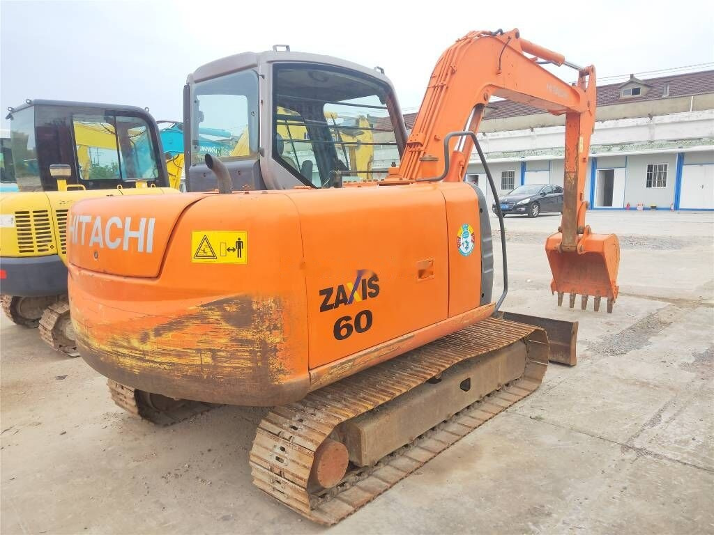 Hitachi ZX60 - Máy xúc mini: hình 3 Hitachi ZX60 - Máy xúc mini: hình 3