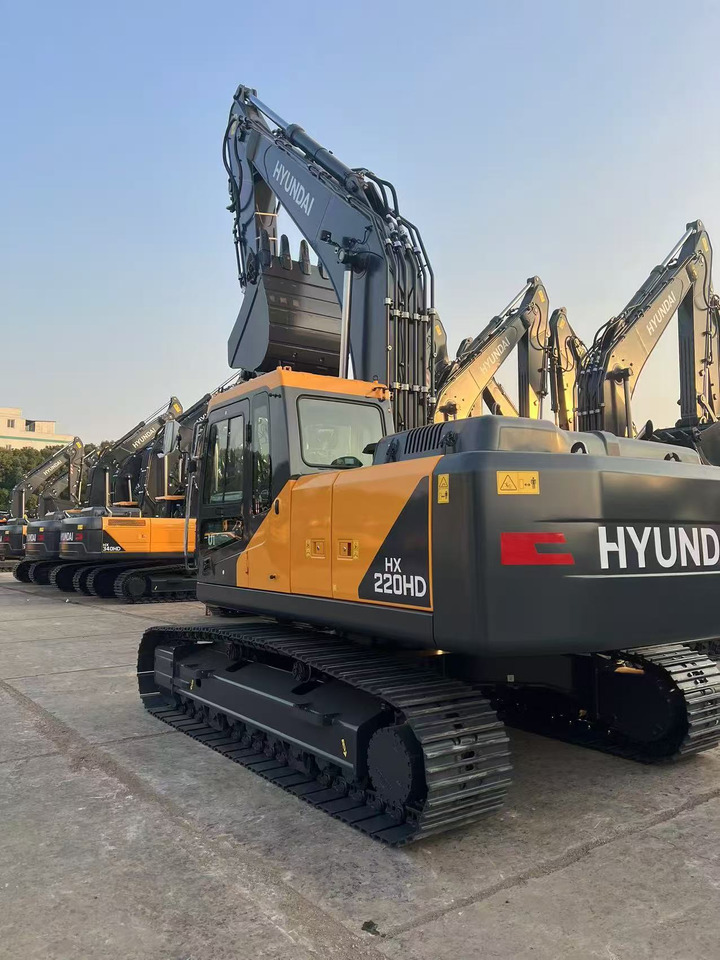 Hyundai 220HD - Máy xúc bánh xích: hình 2 Hyundai 220HD - Máy xúc bánh xích: hình 2