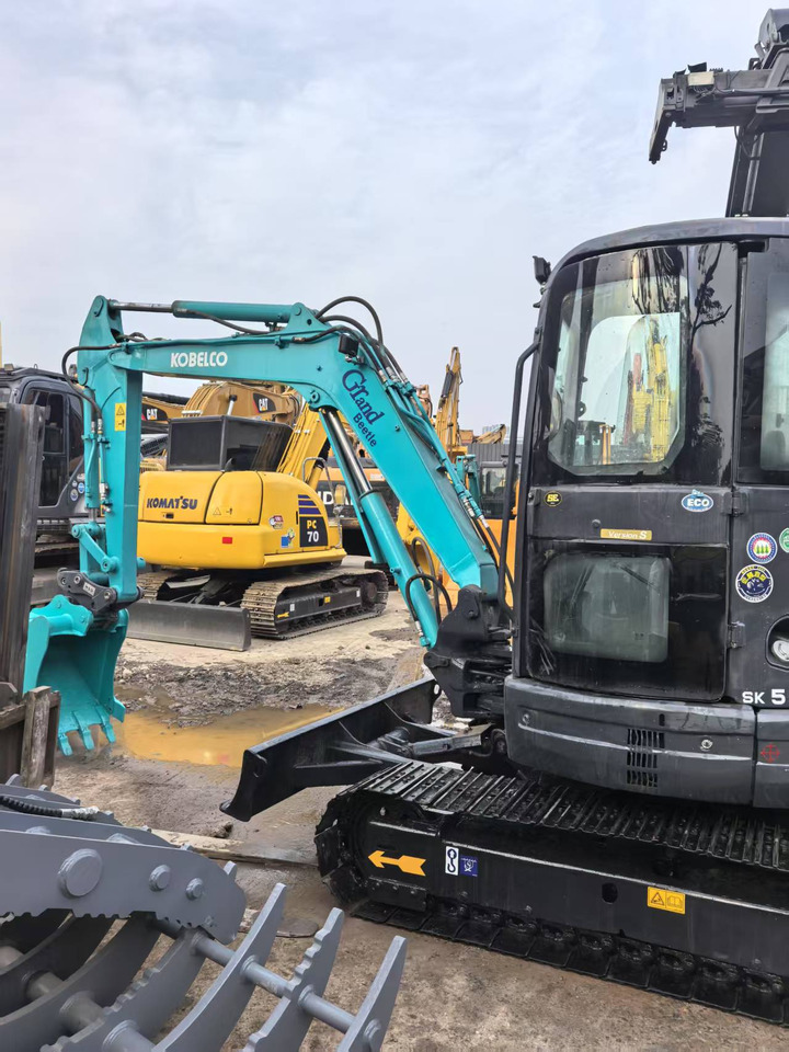KOBELCO SK55 - Máy xúc mini: hình 2 KOBELCO SK55 - Máy xúc mini: hình 2