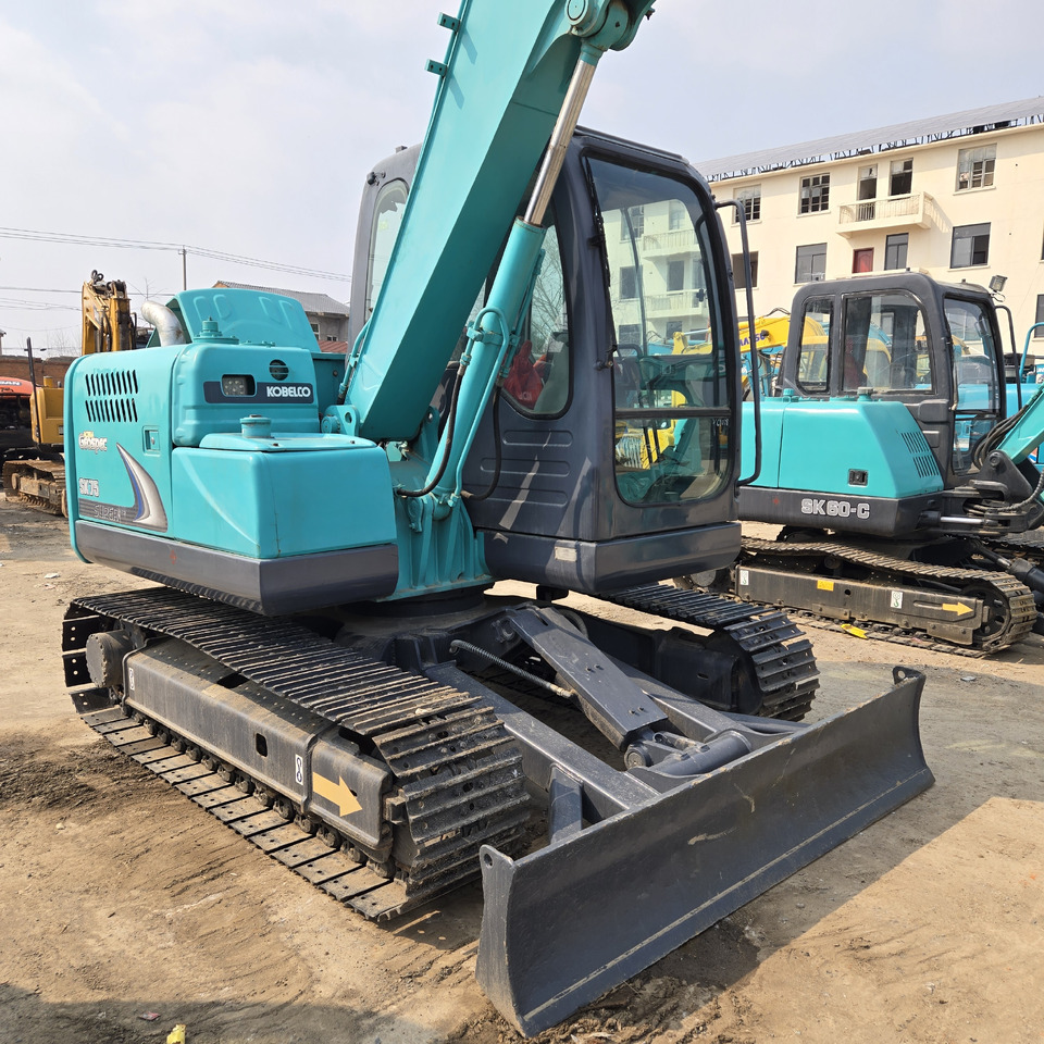 KOBELCO SK75 - Máy xúc mini: hình 1 KOBELCO SK75 - Máy xúc mini: hình 1
