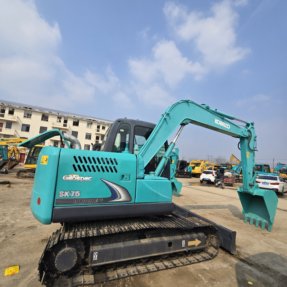 KOBELCO SK75 - Máy xúc mini: hình 2 KOBELCO SK75 - Máy xúc mini: hình 2
