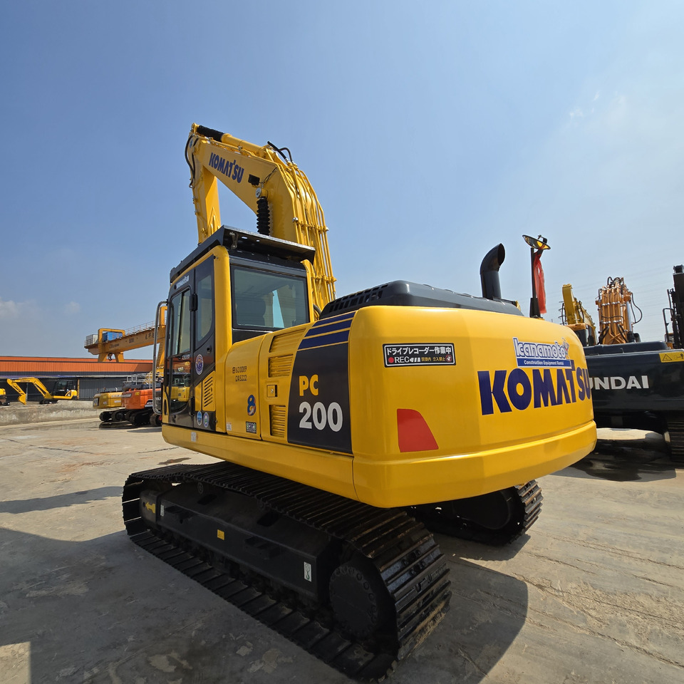 KOMATSU PC200-8 - Máy xúc: hình 4 KOMATSU PC200-8 - Máy xúc: hình 4