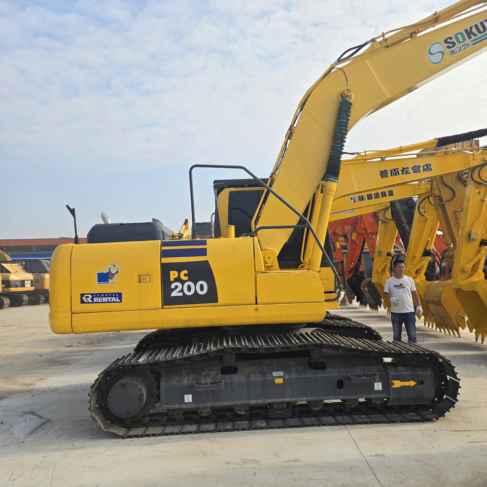 KOMATSU PC200-8 - Máy xúc: hình 5 KOMATSU PC200-8 - Máy xúc: hình 5