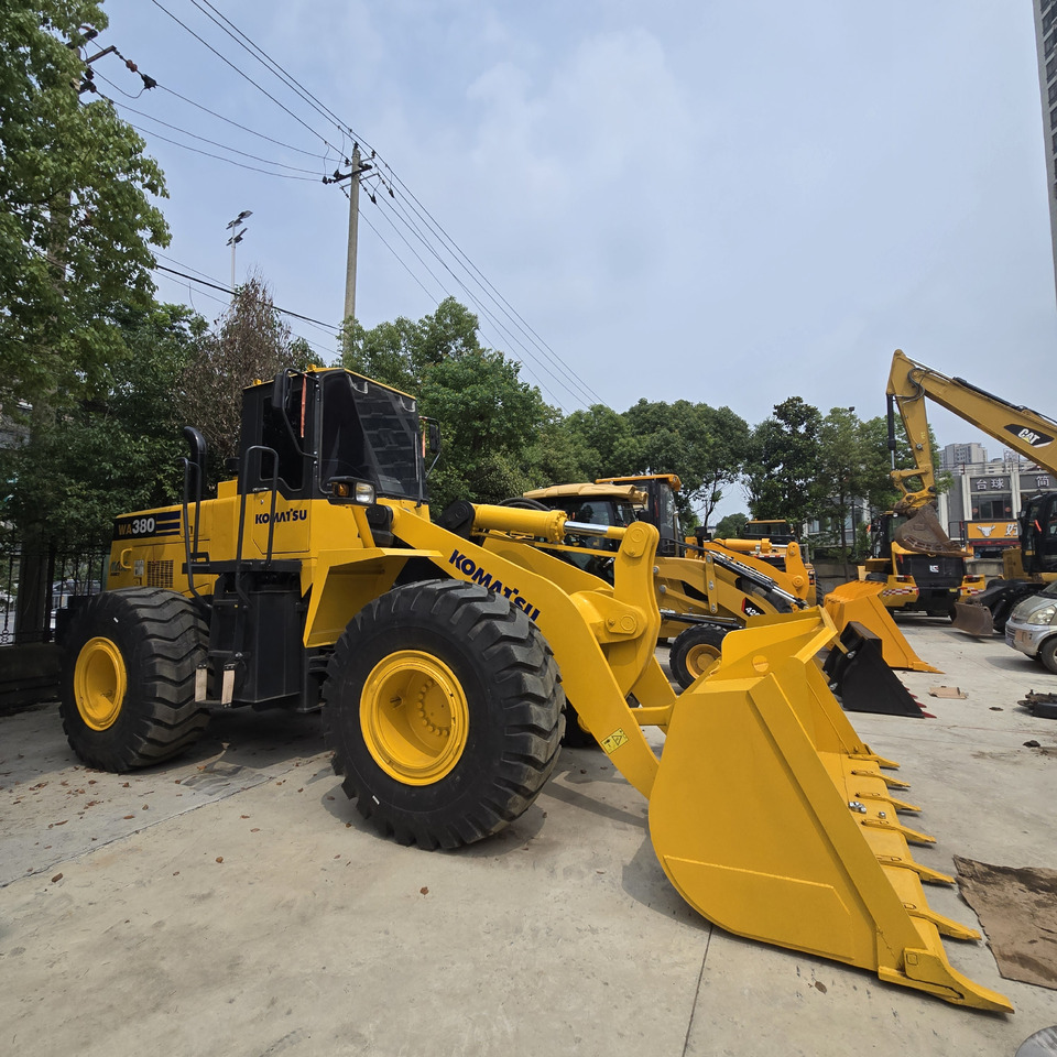 KOMATSU WA380 - Máy xúc lật bánh lốp: hình 4 KOMATSU WA380 - Máy xúc lật bánh lốp: hình 4