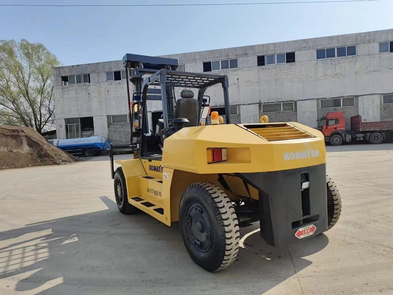 Komatsu FD150 - Xe nâng diesel: hình 5 Komatsu FD150 - Xe nâng diesel: hình 5