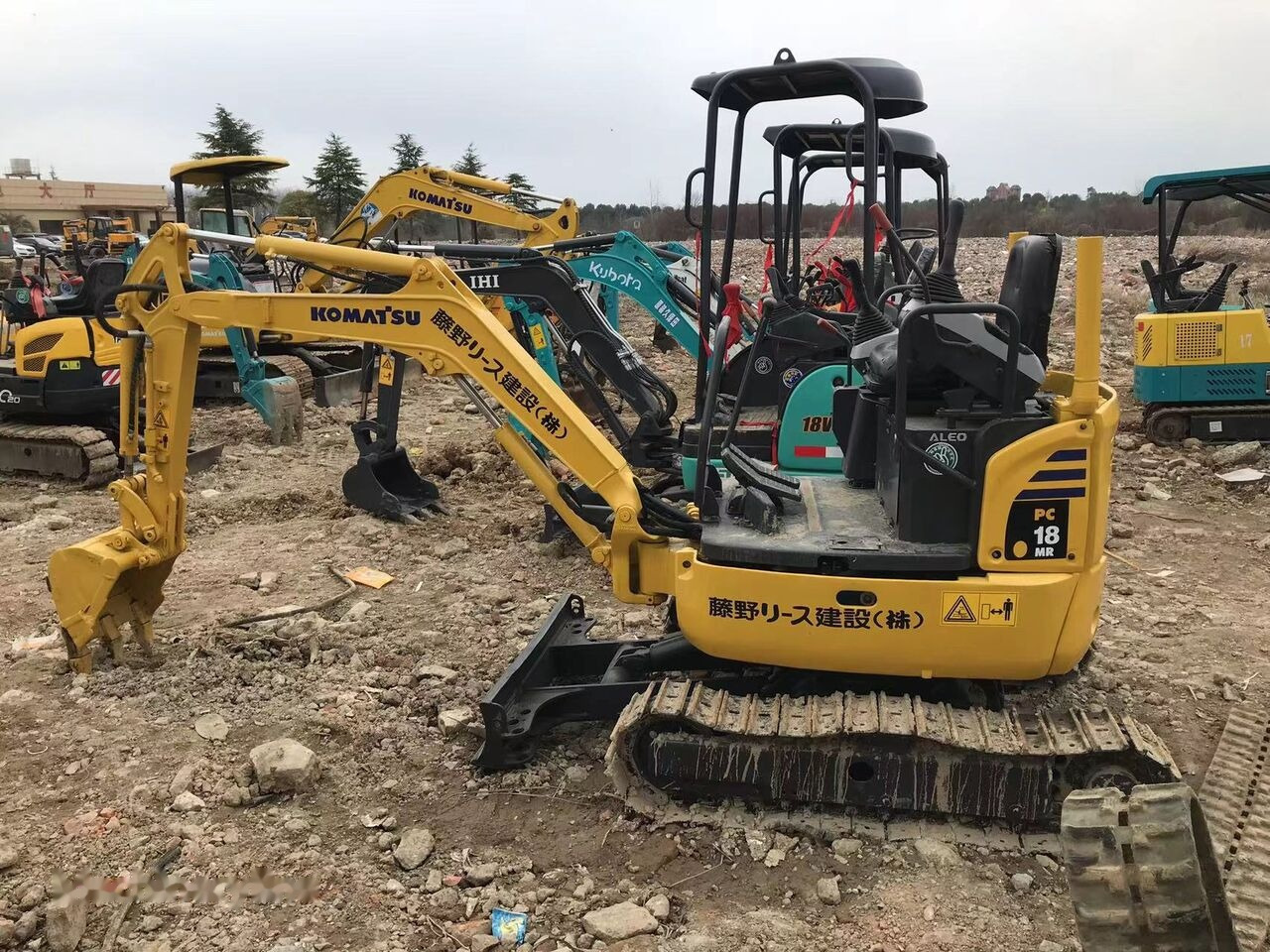 Komatsu PC18 - Máy xúc mini: hình 2 Komatsu PC18 - Máy xúc mini: hình 2