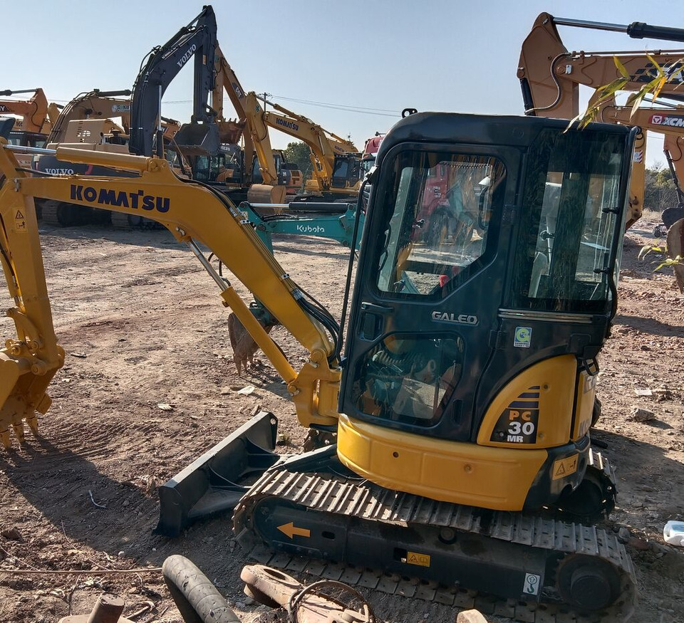Komatsu PC30MR - Máy xúc mini: hình 5 Komatsu PC30MR - Máy xúc mini: hình 5