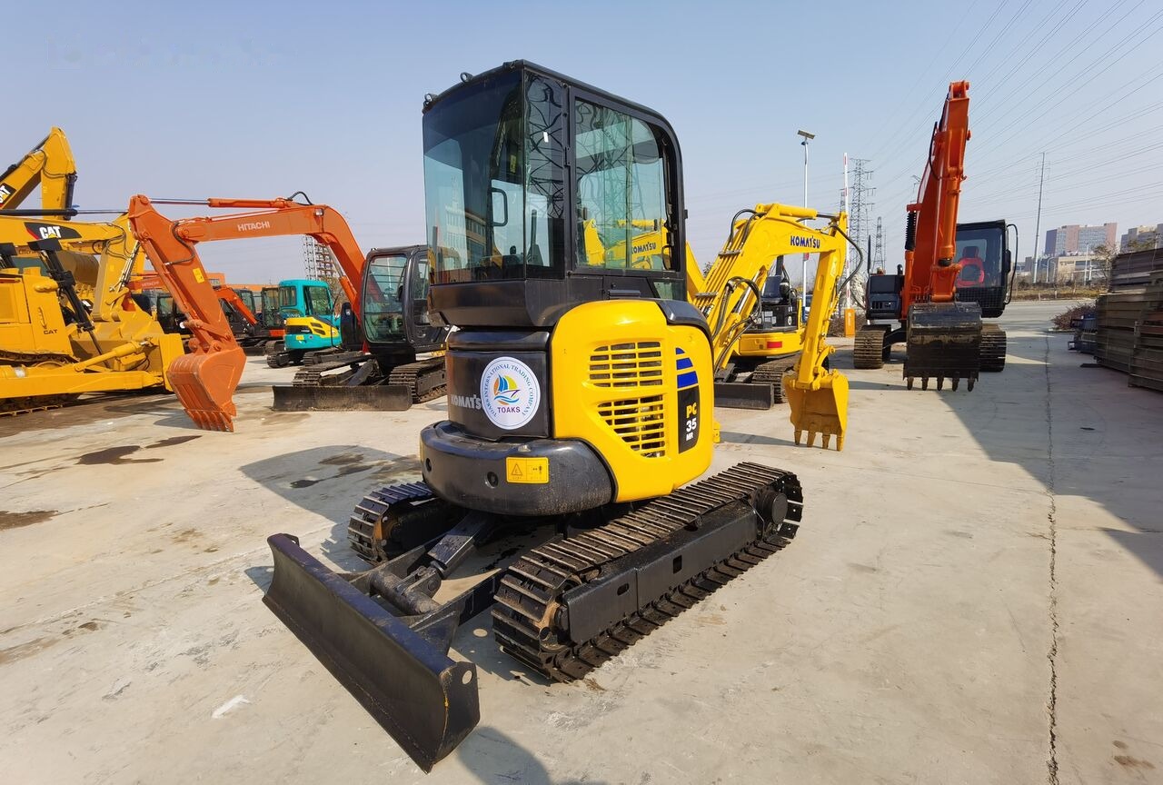 Komatsu PC35MR - Máy xúc mini: hình 1 Komatsu PC35MR - Máy xúc mini: hình 1