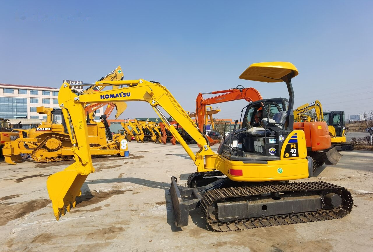 Komatsu PC40MR - Máy xúc mini: hình 1 Komatsu PC40MR - Máy xúc mini: hình 1
