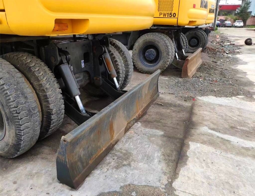 Komatsu PW150 - Máy xúc bánh lốp: hình 4 Komatsu PW150 - Máy xúc bánh lốp: hình 4