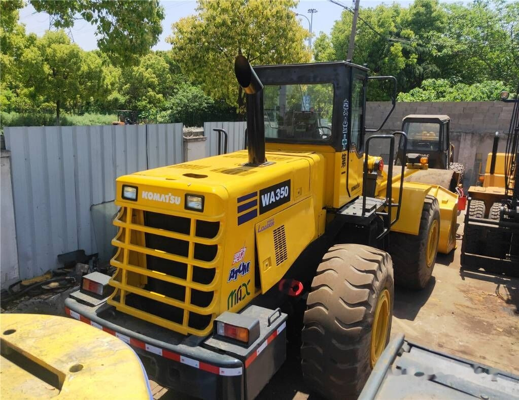 Komatsu WA350 - Máy xúc lật bánh lốp: hình 1 Komatsu WA350 - Máy xúc lật bánh lốp: hình 1