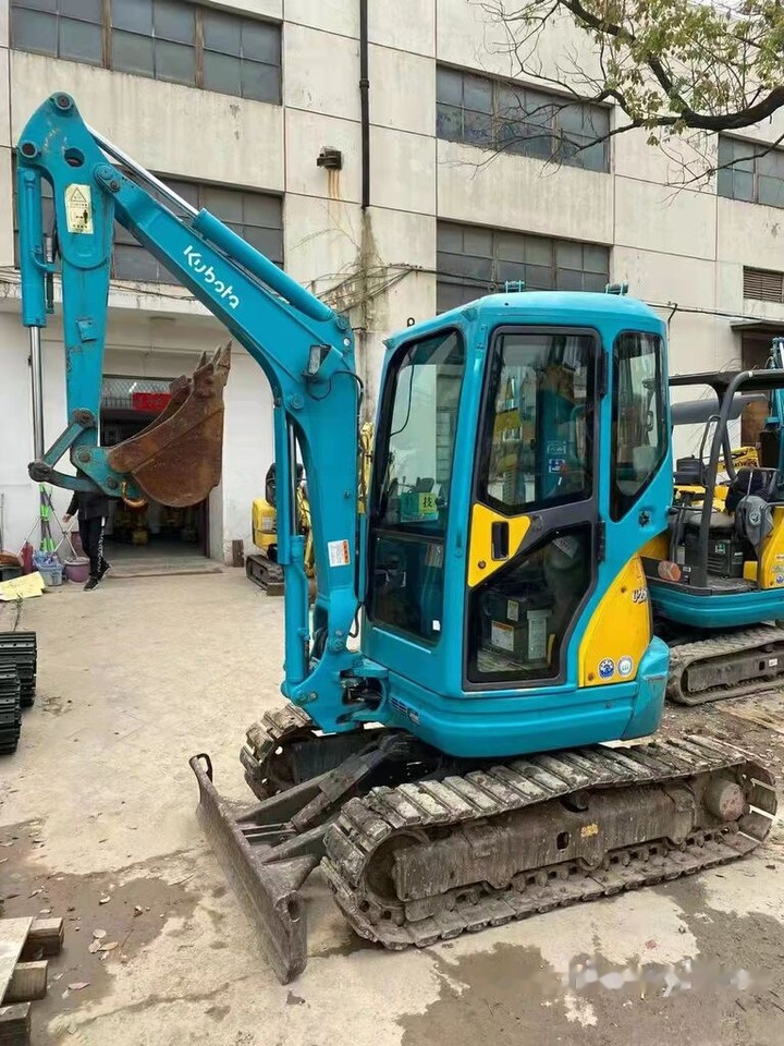 Kubota U25 - Máy xúc mini: hình 3 Kubota U25 - Máy xúc mini: hình 3