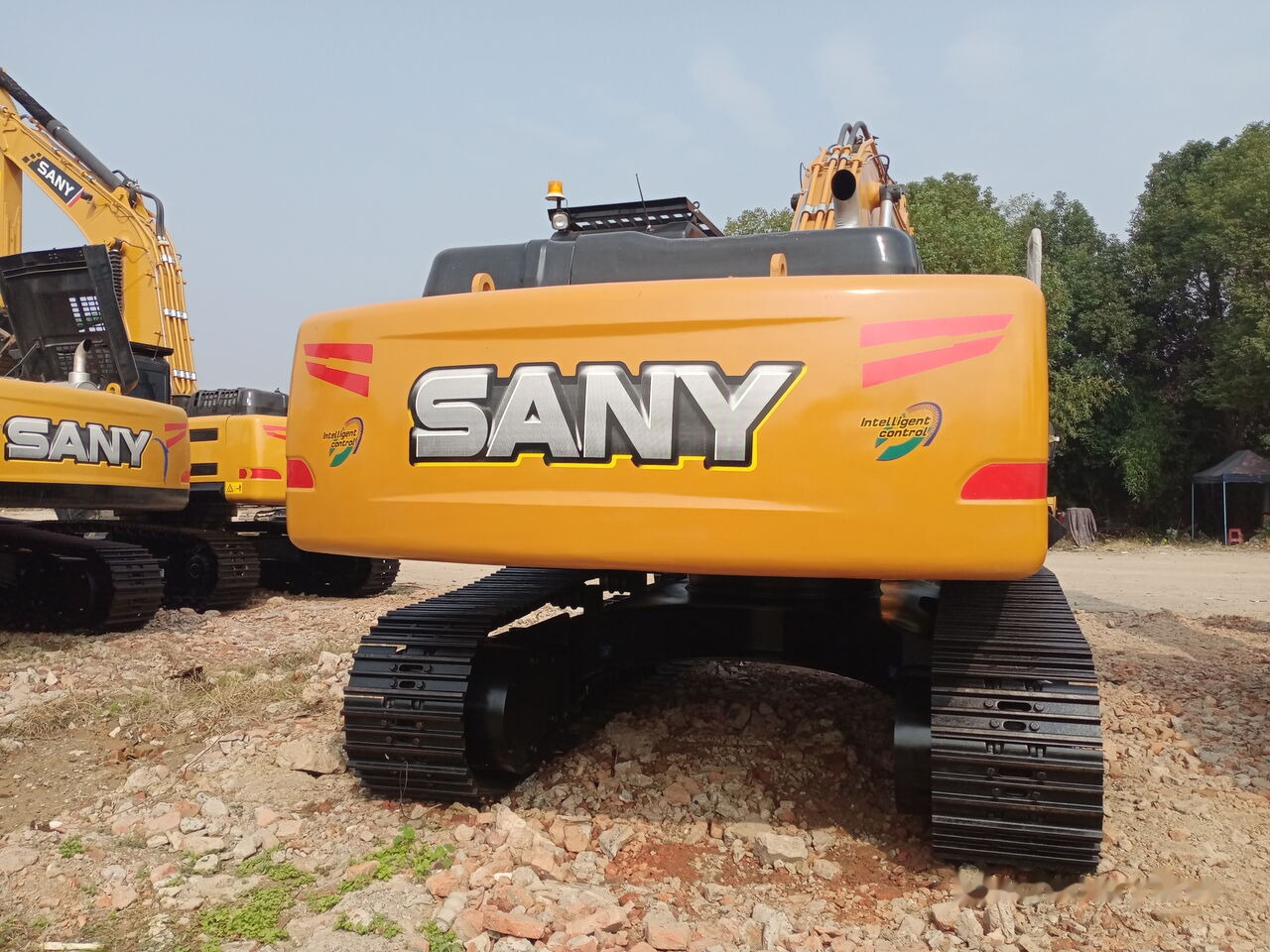 Sany 365H - Máy xúc bánh xích: hình 5 Sany 365H - Máy xúc bánh xích: hình 5