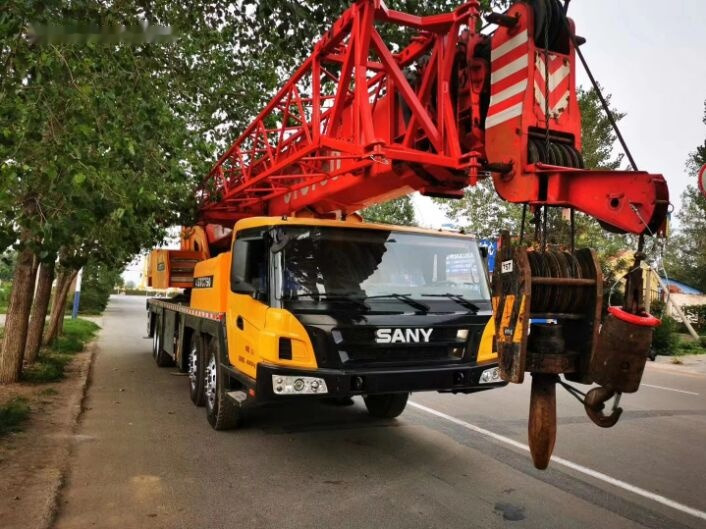 Sany STC2200 - Cẩu bánh lốp: hình 1 Sany STC2200 - Cẩu bánh lốp: hình 1