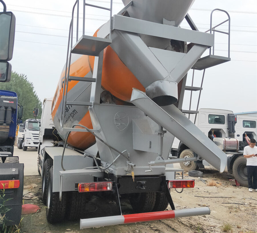 Shacman F3000 - Xe trộn bê tông: hình 3 Shacman F3000 - Xe trộn bê tông: hình 3
