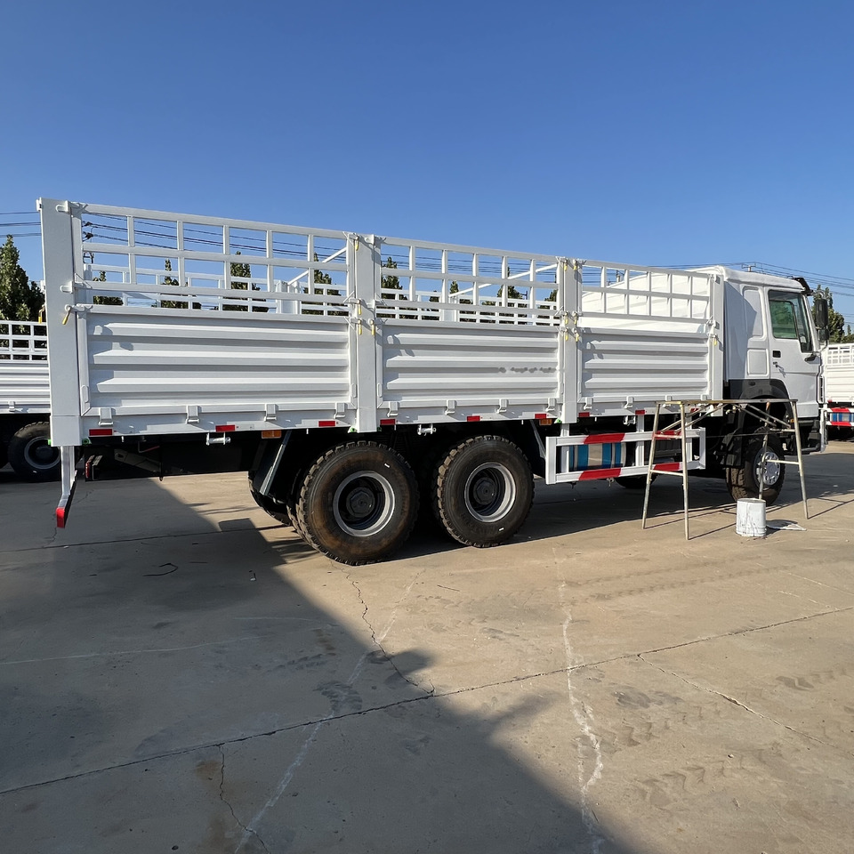 Sinotruk HOWO 371 6*4 Fence truck - Xe tải thùng lửng/ Phẳng: hình 4 Sinotruk HOWO 371 6*4 Fence truck - Xe tải thùng lửng/ Phẳng: hình 4