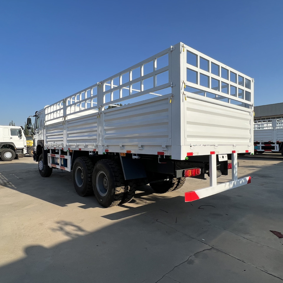 Sinotruk HOWO 371 6*4 Fence truck - Xe tải thùng lửng/ Phẳng: hình 3 Sinotruk HOWO 371 6*4 Fence truck - Xe tải thùng lửng/ Phẳng: hình 3