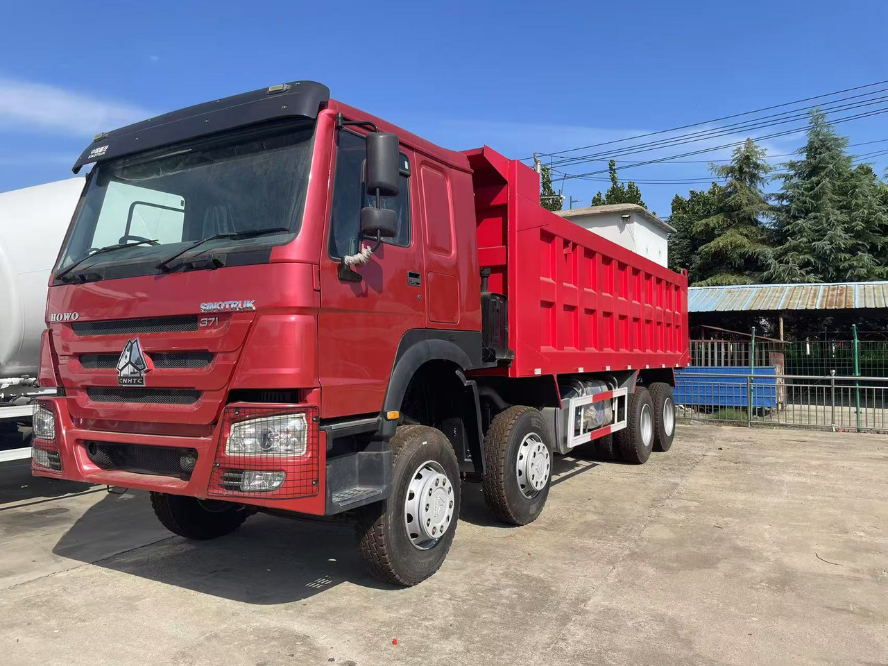 Sinotruk HOWO 371 8*4 Dump truck - Xe ben: hình 1 Sinotruk HOWO 371 8*4 Dump truck - Xe ben: hình 1