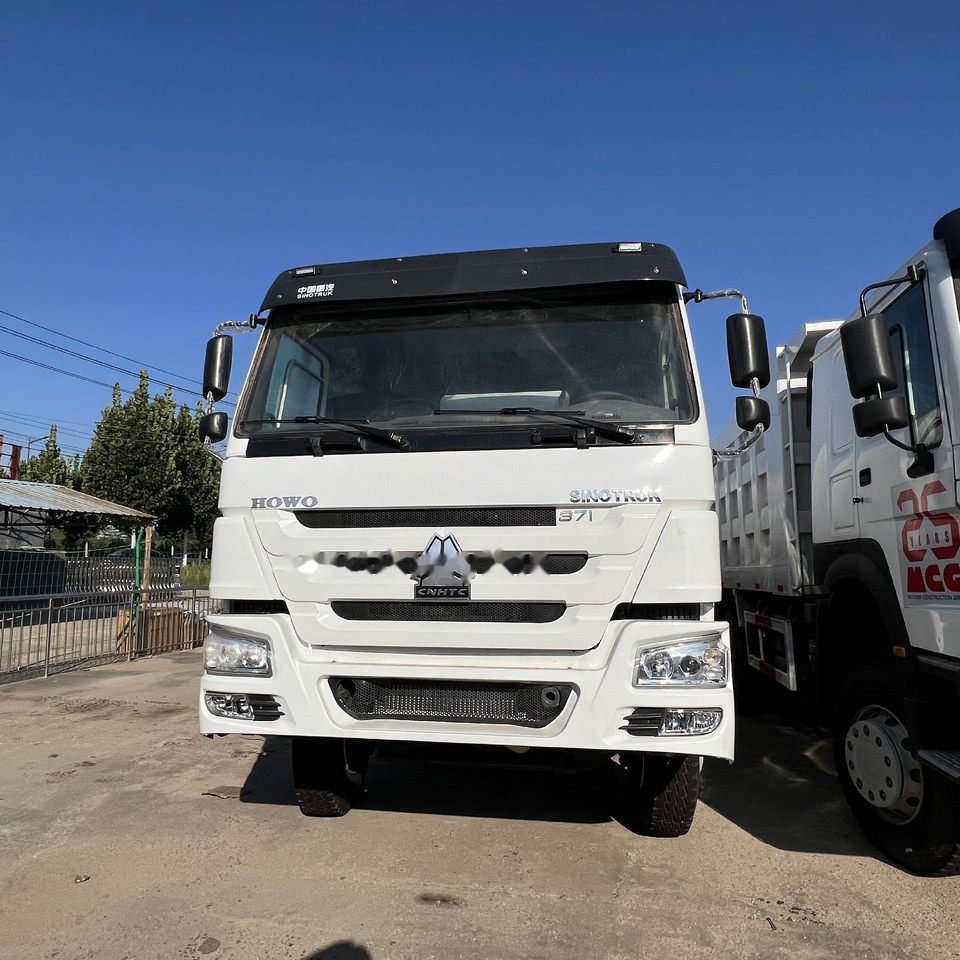 Xe bồn Sinotruk HOWO 371 8*4 Tank truck: hình 6