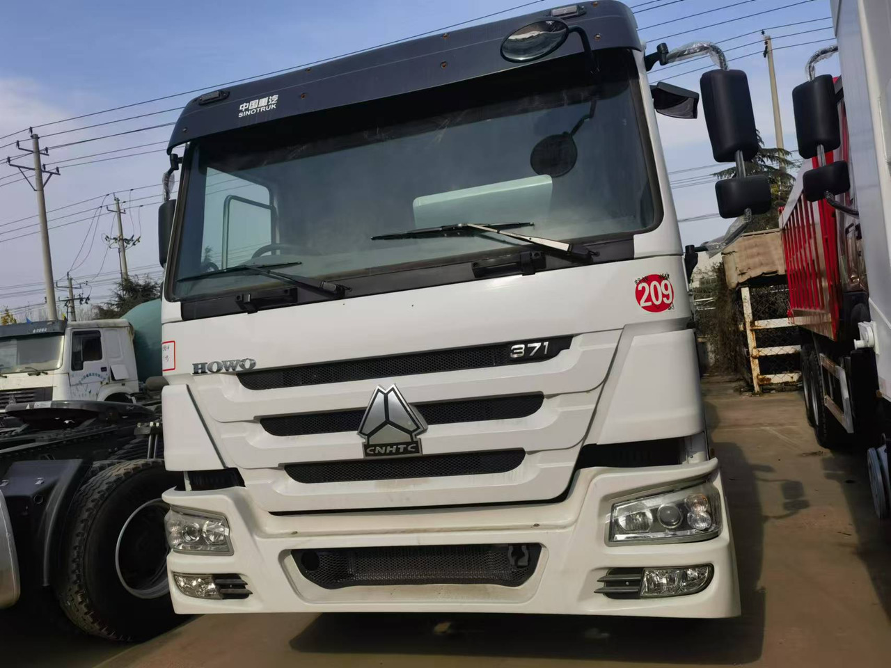 Sinotruk HOWO 371 Concrete mixer truck - Xe trộn bê tông: hình 4 Sinotruk HOWO 371 Concrete mixer truck - Xe trộn bê tông: hình 4