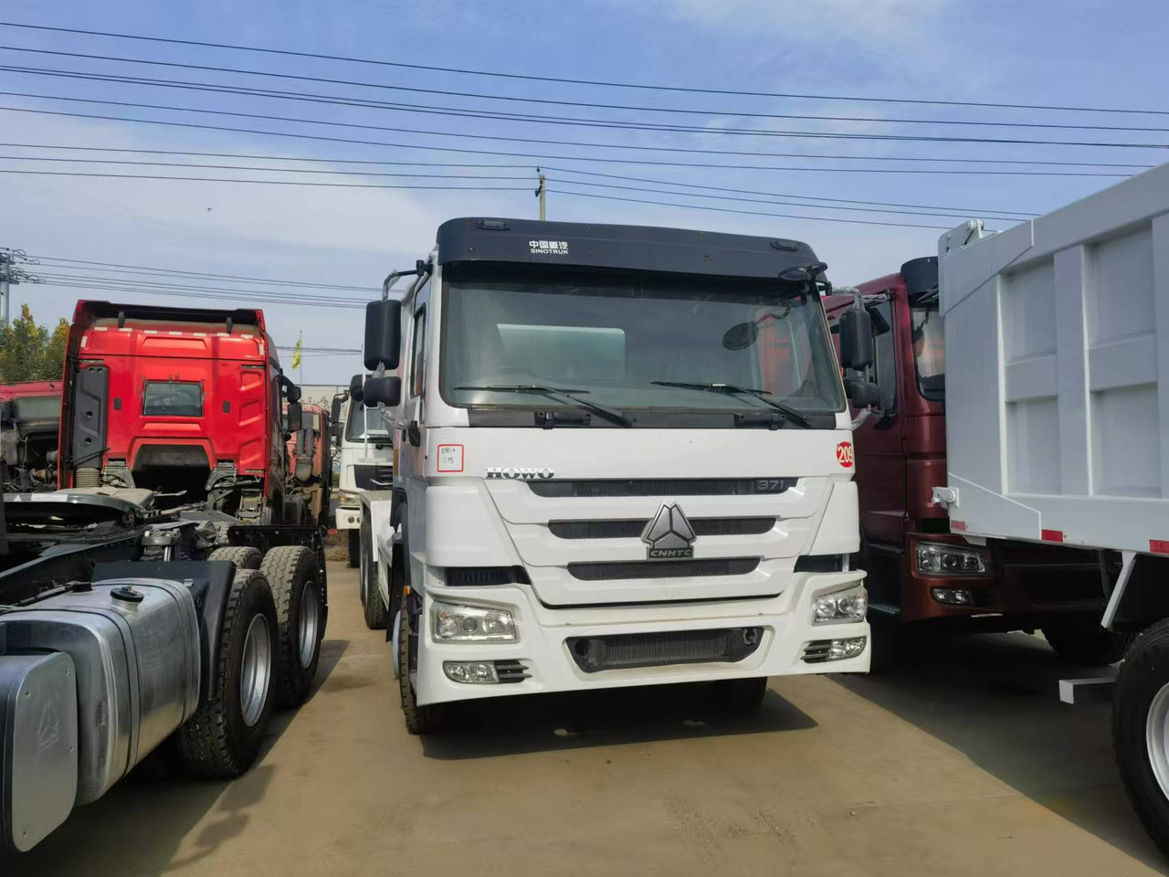 Sinotruk HOWO 371 Concrete mixer truck - Xe trộn bê tông: hình 5 Sinotruk HOWO 371 Concrete mixer truck - Xe trộn bê tông: hình 5