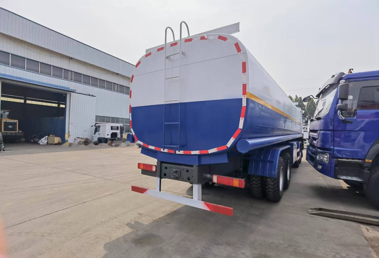 Sinotruk HOWO 375 8*4 Tank truck - Xe bồn: hình 5 Sinotruk HOWO 375 8*4 Tank truck - Xe bồn: hình 5