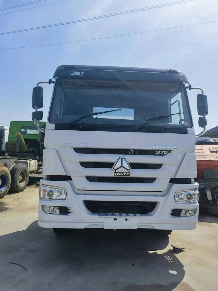 Sinotruk HOWO 375 tractor - Xe ben đổ mini: hình 5 Sinotruk HOWO 375 tractor - Xe ben đổ mini: hình 5